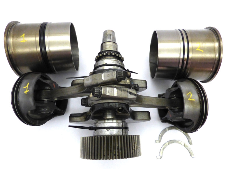 Crank Assembly with Sleeve & Pistons - Only 16 000 km done